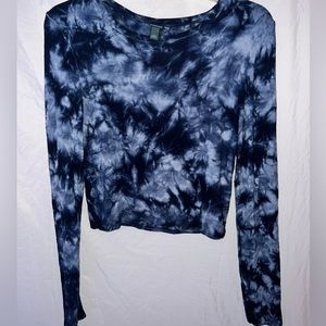 Wild fable long sleeve kind of cropped shirt
